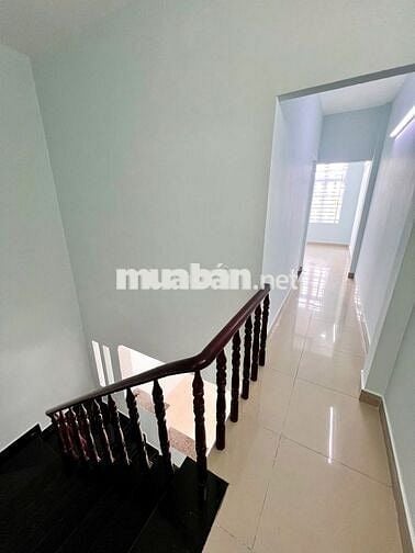 BÁN NHÀ 56 M2-3PHÒNG NGỦ- 2 WC-GIÁ 1 TỶ 880TR -GẦN CHỢ NGÃ 5 VĨNH LỘC