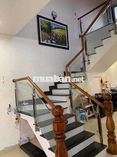 Cho thuê nhà sân vườn  2 tầng mt lê trí viễn ,Ngũ Hành Sơn