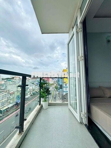 CHO THUÊ CĂN STUDIO BAN CÔNG - NGAY CẦU NGUYỄN VĂN CỪ - CÓ THANG MÁY