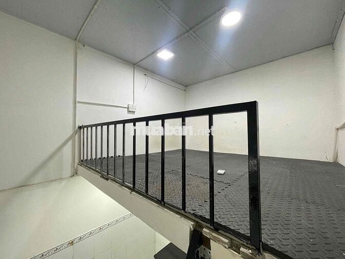 DUPLEX GÁC CAO RỘNG KHÔNG GIỚI HẠN NGƯỜI VÀ XE ĐI BỘ QUA GA METRO