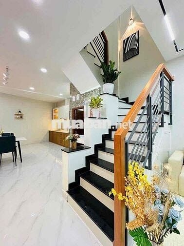 Bán gấp nhà Võ Văn Ngân, 44m2, 2PN giá chỉ hơn 2tỷ