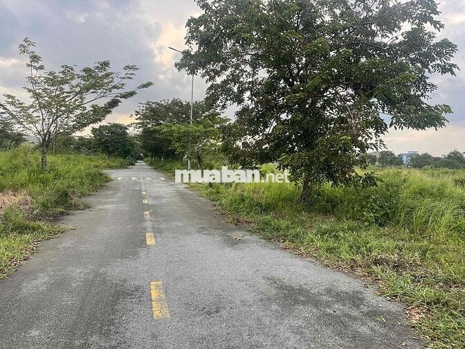 cần bán lô đất biệt thự ven sông
