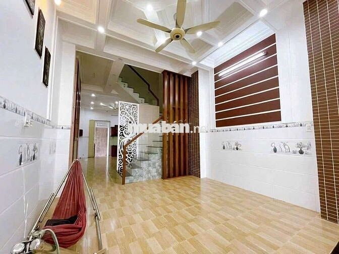 Nhà mới đẹp 2 lầu 4 máy lạnh KDC Đh Y Dược