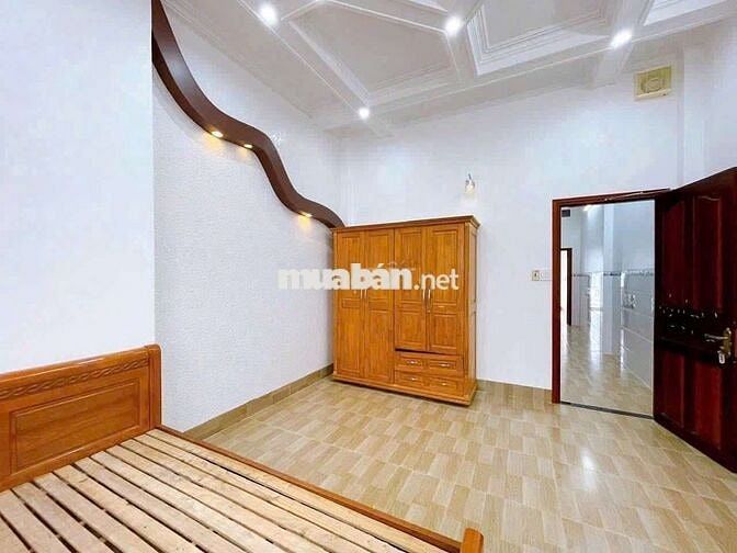 Nhà mới đẹp 2 lầu 4 máy lạnh KDC Đh Y Dược