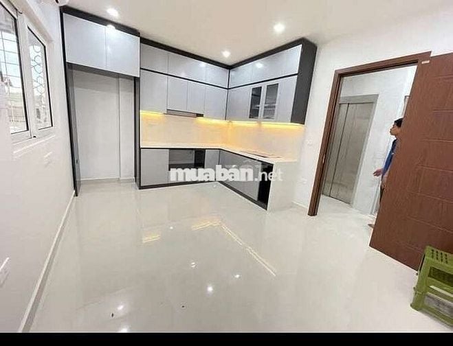 Tôi cần bán nhà mặt ngõ ô tô Quan Thổ 3, 6tầng thang máy fullnội thất