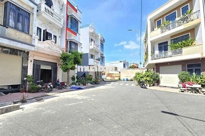 BÁN GẤP ĐẤT KHU DÂN CƯ LÊ PHONG NGAY VINCOM 550 DĨ AN