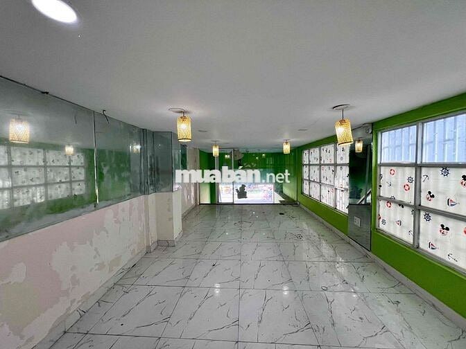 CĂN GÓC 2MT đường CMT8- sẵn 2 phòng ở lại