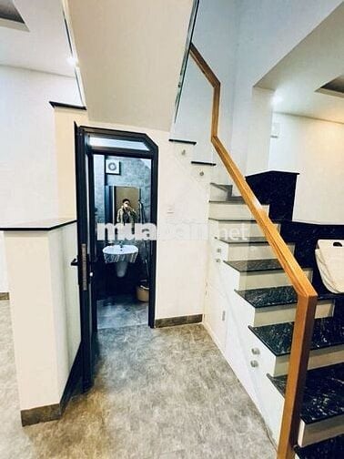 NHÀ ĐẸP Q4- 3 LẦU ĐÚC- 50m2 - KO QH- GIÁ 5 TỶ NHỈNH