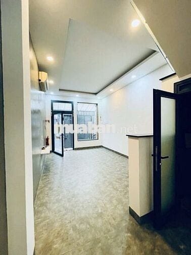 NHÀ ĐẸP Q4- 3 LẦU ĐÚC- 50m2 - KO QH- GIÁ 5 TỶ NHỈNH