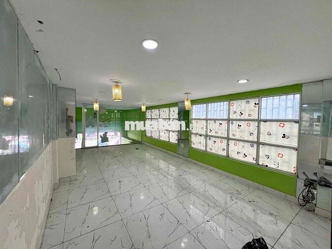 CĂN GÓC 2MT đường CMT8- sẵn 2 phòng ở lại