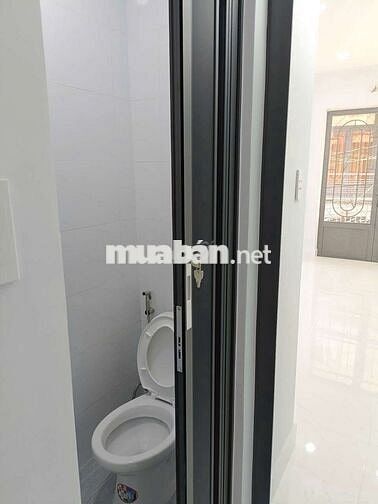 Cho thuê nhà 100/26 Dương Bá Trạc, sát chợ Rạch Ông
