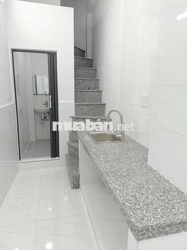 Cho thuê nhà 100/26 Dương Bá Trạc, sát chợ Rạch Ông