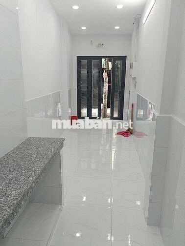 Cho thuê nhà 100/26 Dương Bá Trạc, sát chợ Rạch Ông