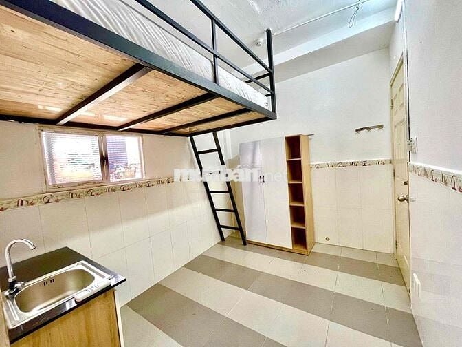 Cho thuê gấp căn hộ giá rẻ hiếm hoi nhà vệ sinh riêng bếp riêng không