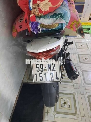 Minh ban xe we a110 ko 9 chu xe nay cua ba minh di