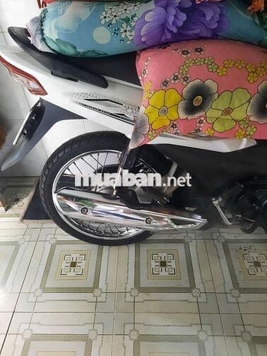 Minh ban xe we a110 ko 9 chu xe nay cua ba minh di