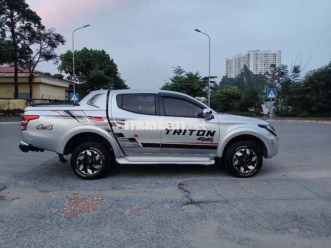 Mitsubishi Triton 2017 4x4 AT Mivec - 120000 km