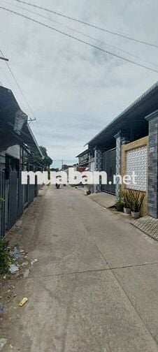 Tổng đất 600m có 200m thổ+400m vườn.18phòng trọ giá 4tỷ.kcn thuận đạo