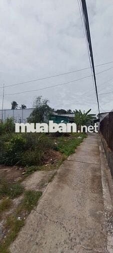 Tổng đất 600m có 200m thổ+400m vườn.18phòng trọ giá 4tỷ.kcn thuận đạo
