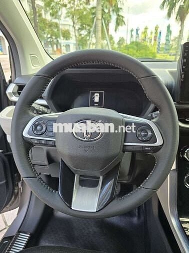 Toyota Veloz Cross 2022 CVT Top - cực mới