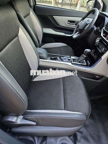 Toyota Veloz Cross 2022 CVT Top - cực mới