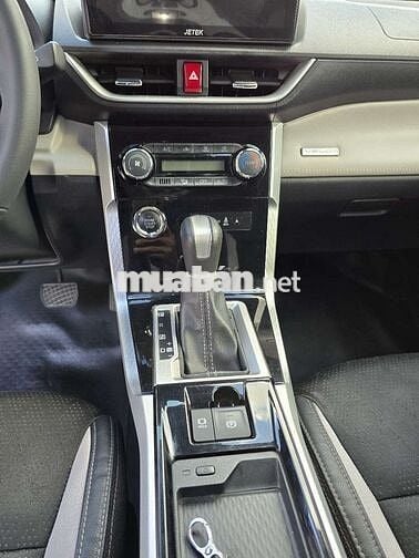Toyota Veloz Cross 2022 CVT Top - cực mới