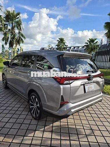 Toyota Veloz Cross 2022 CVT Top - cực mới