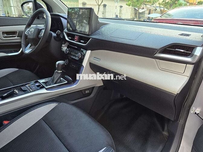 Toyota Veloz Cross 2022 CVT Top - cực mới
