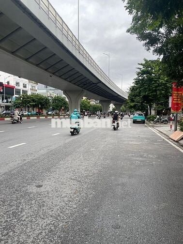Bán Gấp Nhà Phố Đại La 23M, MT: 3,5M Giá 6,4 Tỷ. Lô góc, 1 nhà ra phố