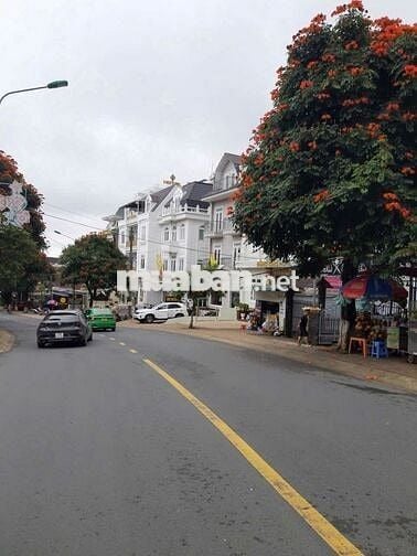 Mặt tiền đường Lê Hồng Phong, Phường 4, Đà Lạt Diện tích: 441 m²