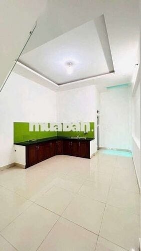 Nhà sổ hồng riêng đường trước nhà 8 m