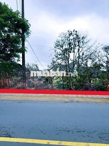 Bán lô đất mặt tiền Lê Hồng Phong - *Diện tích*: 1458m² với 300m² ODT