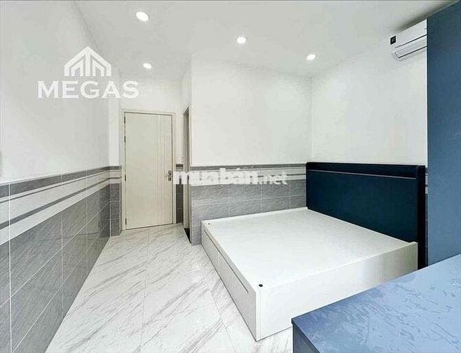 CĂN HỘ Q3_RỘNG RÃI_THOÁNG MÁT_SẠCH SẼ_MỚI_BAN CÔNG_FULL NTHAT