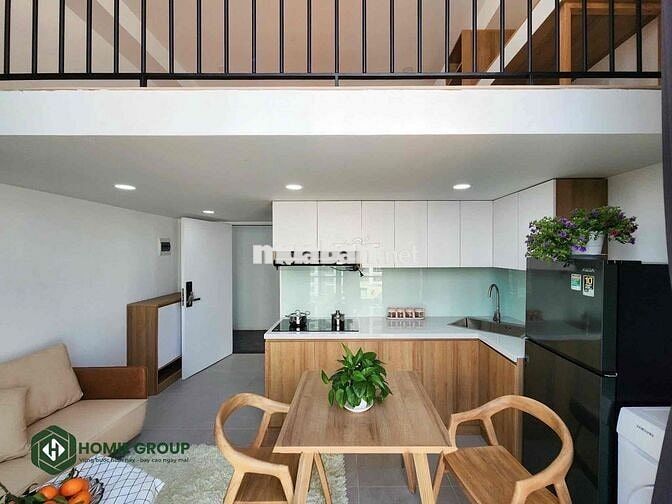 siêu phẩm phòng gác cửa lớn ánh sáng trời thoáng mát rộng rãi