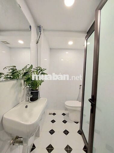CHÍNH CHỦ BÁN CĂN HỘ TẬP THỂ QUỲNH MAI – NHÀ C9, TẦNG 3