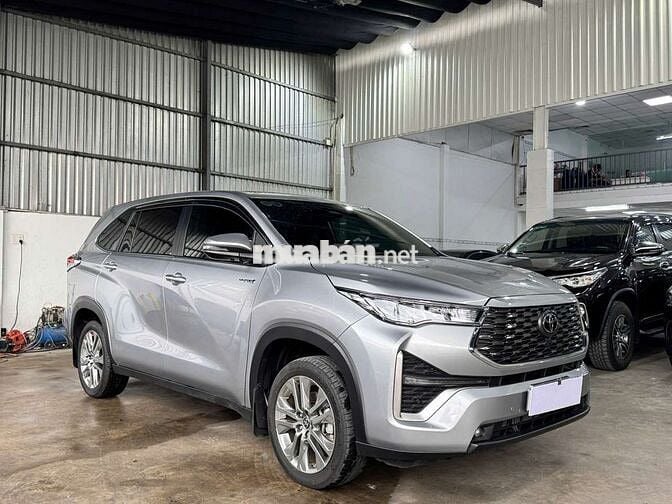 TOYOTA INNOVA CROSS HYBRID