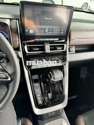 TOYOTA INNOVA CROSS HYBRID