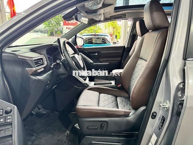 TOYOTA INNOVA CROSS HYBRID