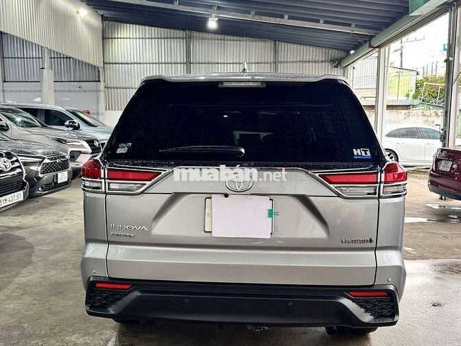 TOYOTA INNOVA CROSS HYBRID