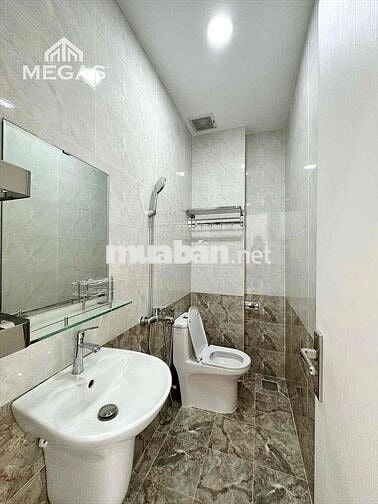 CĂN HỘ Q3_RỘNG RÃI_THOÁNG MÁT_SẠCH SẼ_MỚI_BAN CÔNG_FULL NTHAT