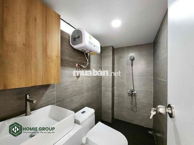 siêu phẩm phòng gác cửa lớn ánh sáng trời thoáng mát rộng rãi