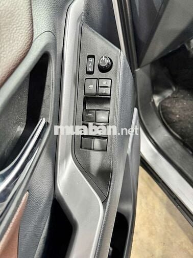 TOYOTA INNOVA CROSS HYBRID