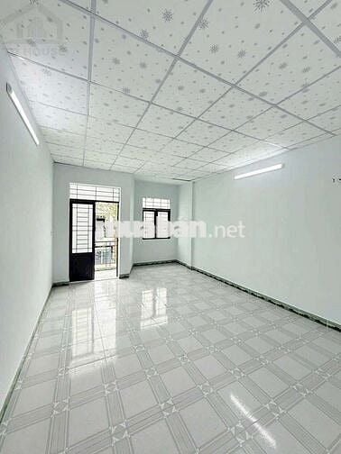 CHO THUÊ NHÀ TRỆT LẦU 586 MẶT TIỀN 6TR 70MV  16m 3PN 2WC