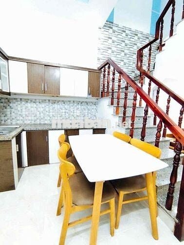NHÀ CÓ SỔ HỒNG 750TR KẾ CẦU LỚN HÓC MÔN   CÓ 2PN 2WC GỌI XEM NHÀ LIỀN