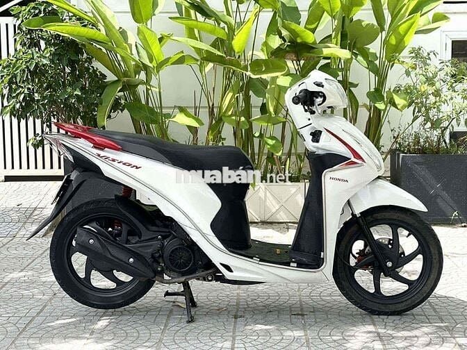xe Vision trắng 10/2019