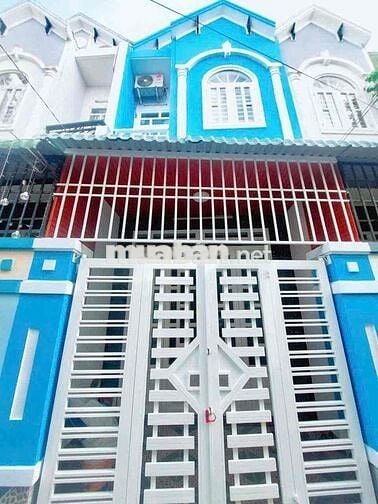 NHÀ CÓ SỔ HỒNG 750TR KẾ CẦU LỚN HÓC MÔN   CÓ 2PN 2WC GỌI XEM NHÀ LIỀN