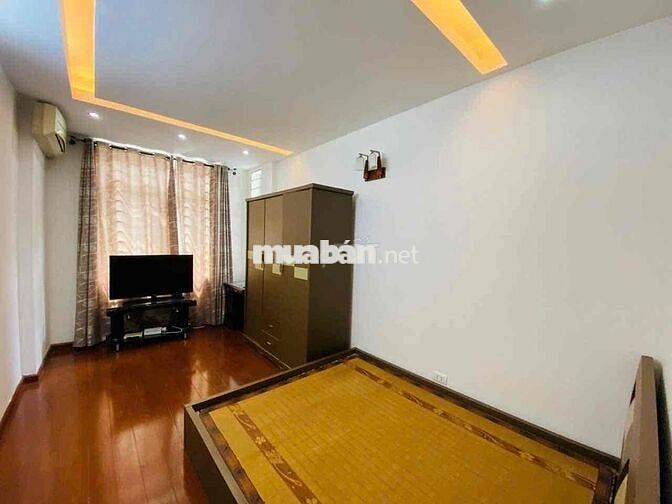 Chính chủ cho thuê nhà 4 tầng 5 phòng ngủ mặt ngõ 545 vũ tông phan