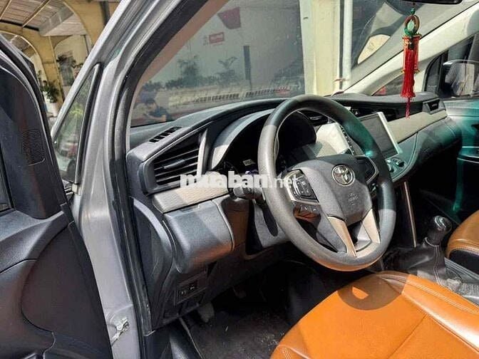 Toyota Innova 2018 2.0E - 114500 km