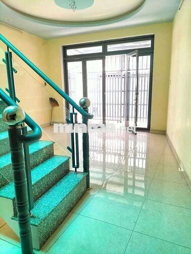 Cho thuê nhà lầu ngã ba cây lơn 2 phòng ngủ đông hòa dĩ an