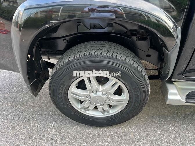 Isuzu Dmax 2011 LS 3.0 4x2 MT - 135000 km